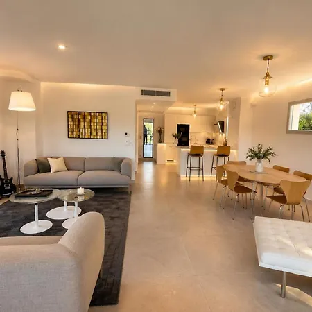 Villa Contemporary Luxury In 3 Bedrooms 6 Guests Pool & Parki *