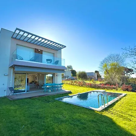 Contemporary Luxury In 3 Bedrooms 6 Guests Pool & Parki *