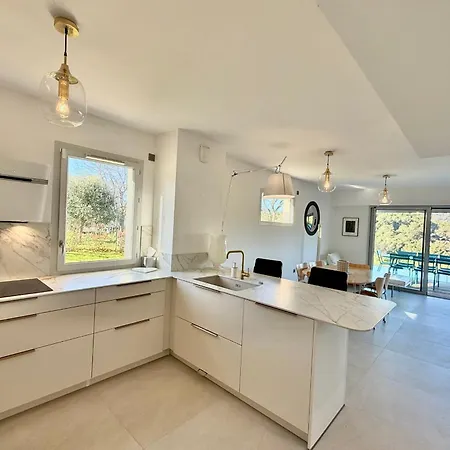 Contemporary Luxury In 3 Bedrooms 6 Guests Pool & Parki Antibes