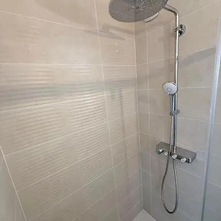 Contemporary Luxury In 3 Bedrooms 6 Guests Pool & Parki * Antibes