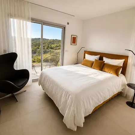 Contemporary Luxury In 3 Bedrooms 6 Guests Pool & Parki Villa