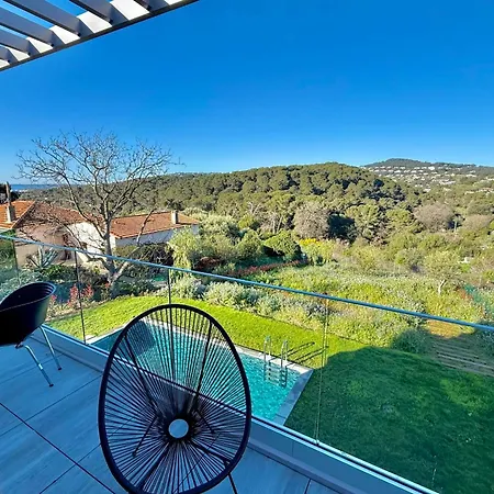 Contemporary Luxury In 3 Bedrooms 6 Guests Pool & Parki *